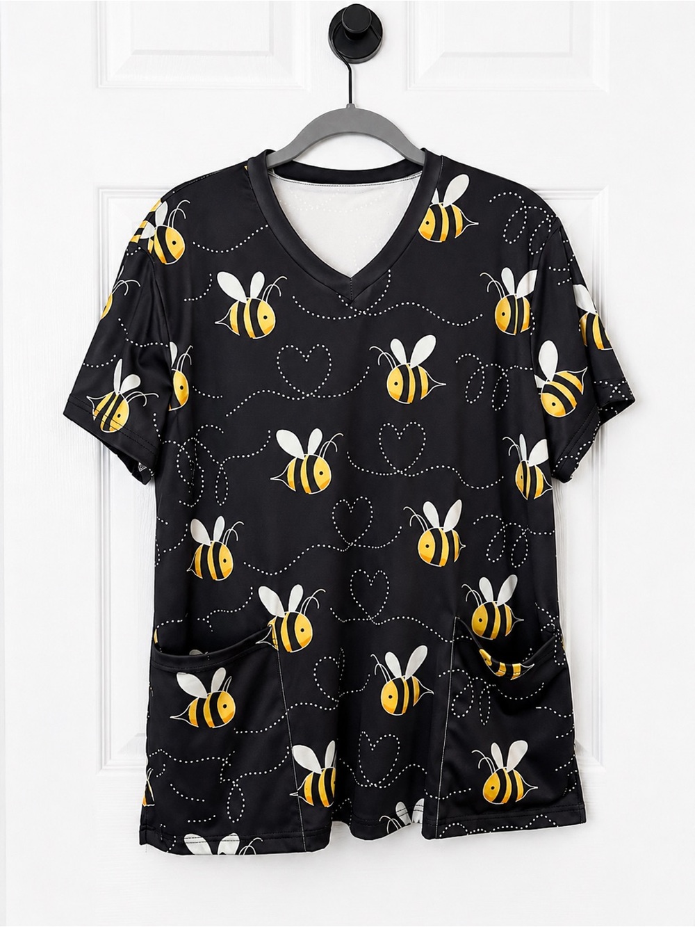 Women’s XL Black Bee Heart Print V-Neck Scrub Top Stretch Pockets